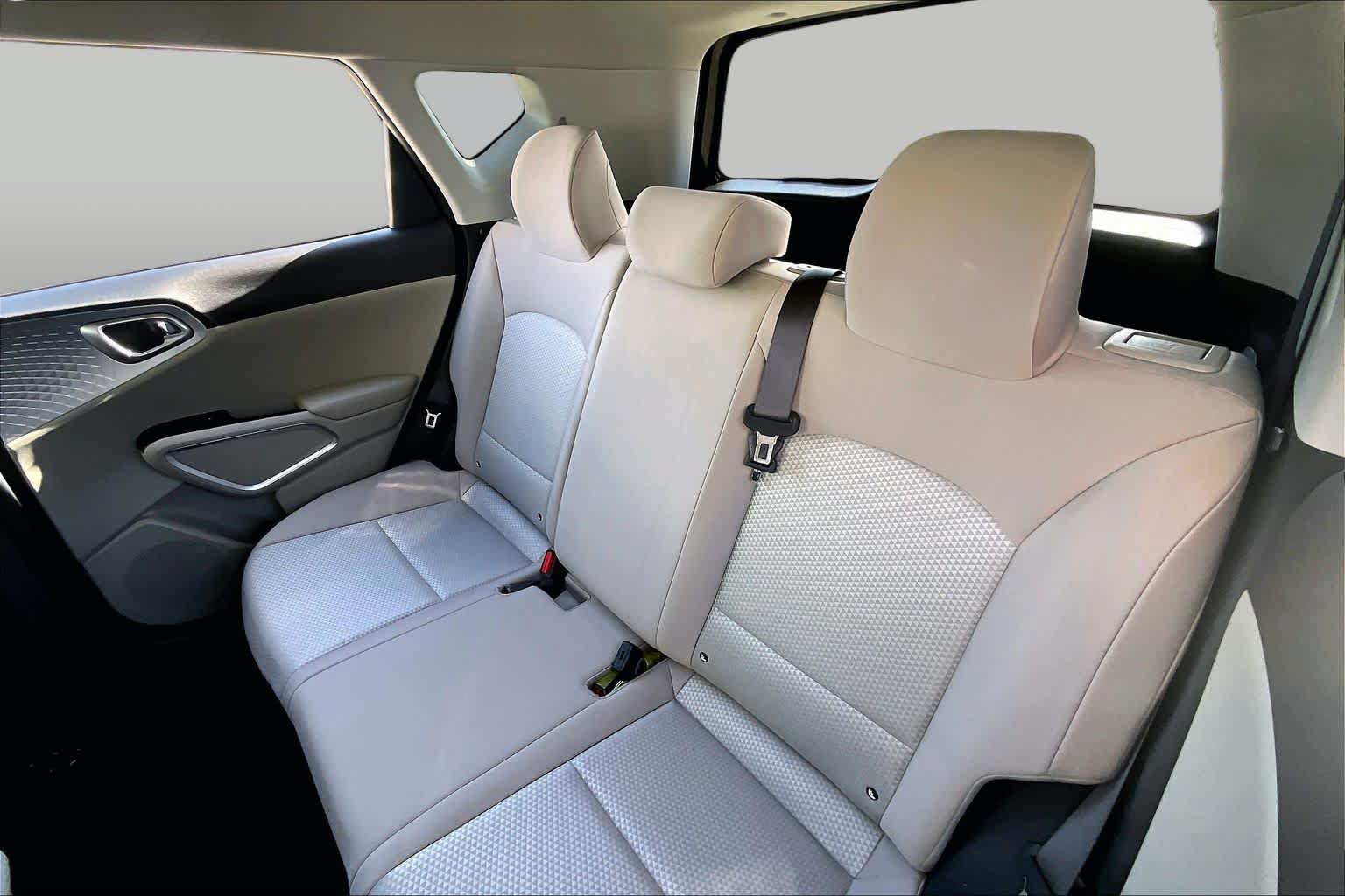Used 2023 Kia Soul LX FWD image 18