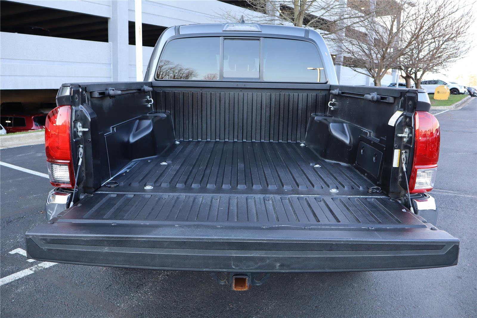 Used 2021 Toyota Tacoma SR AWD/4WD image 5