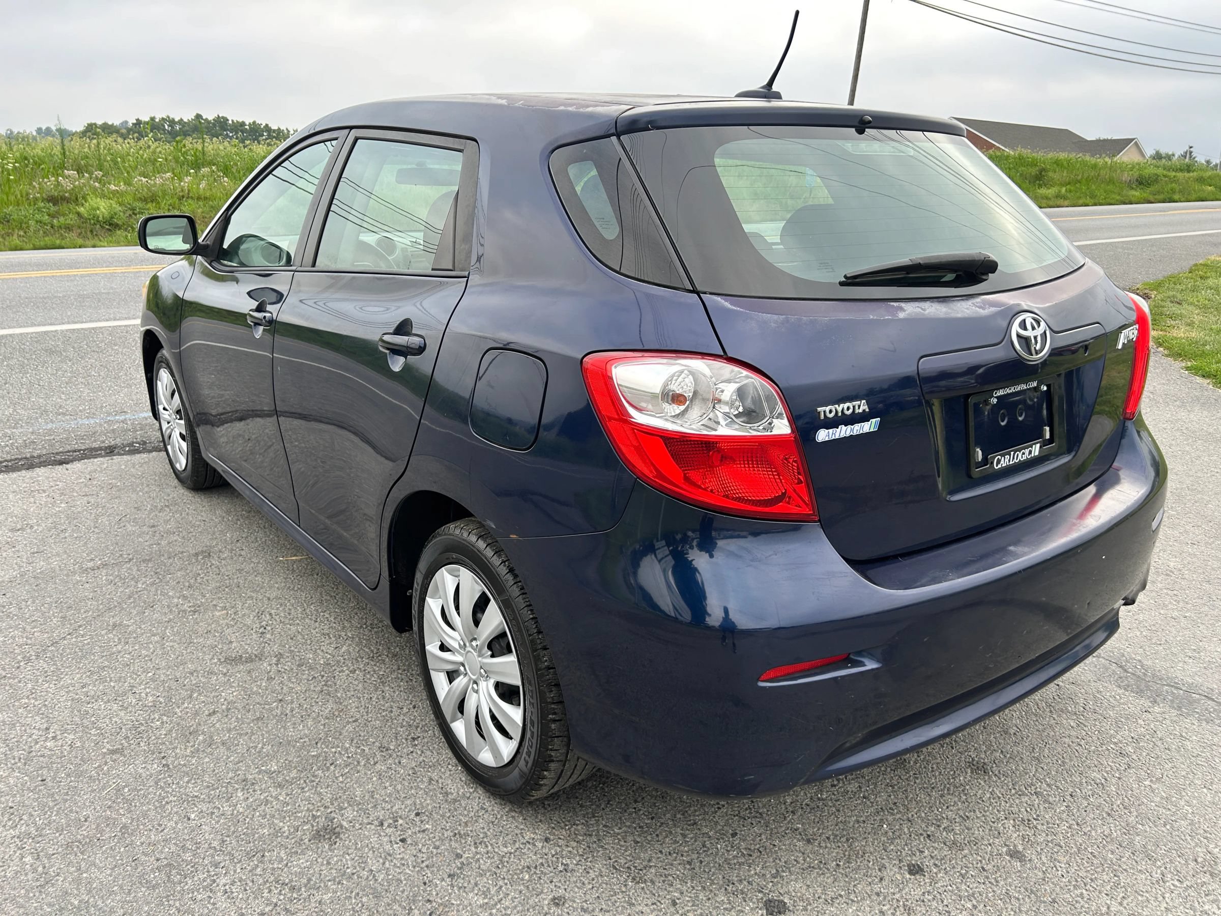 Used 2009 Toyota Matrix w/ PWR Pkg FWD image 2
