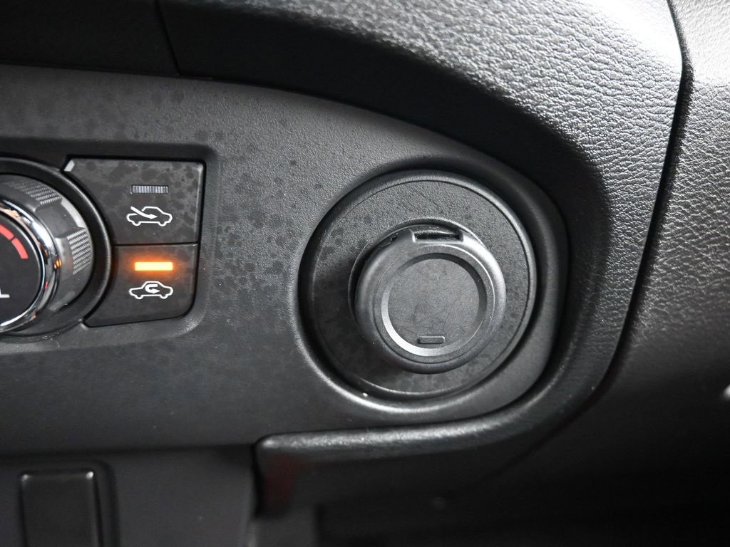 Used 2023 Nissan Frontier PRO-4X w/ Technology Package image 22