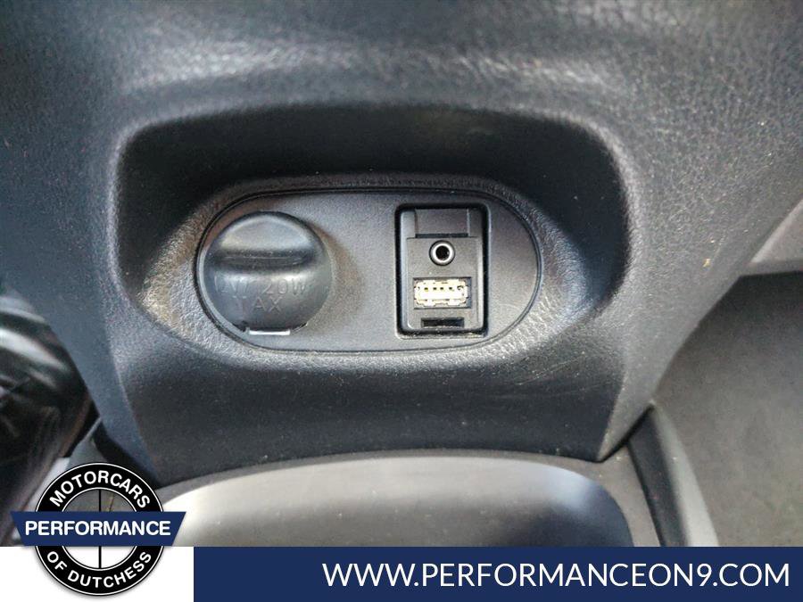 Used 2017 Toyota Yaris L w/ Carpet Mat Package FWD image 20