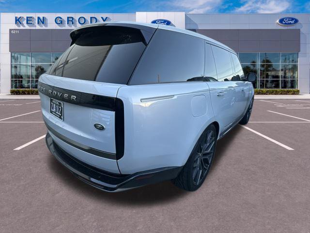 Used 2023 Land Rover Range Rover Long Wheelbase SE AWD/4WD image 6