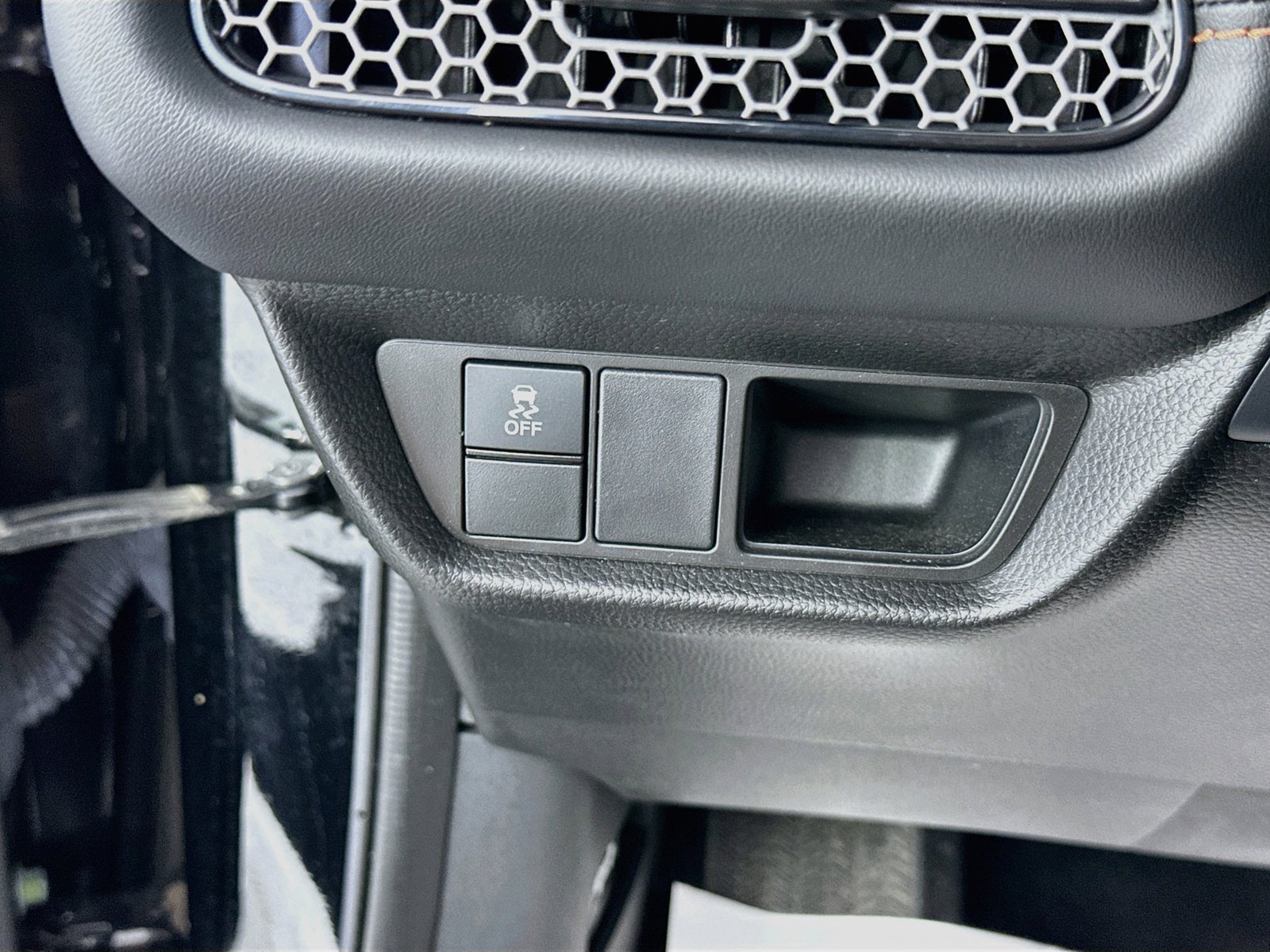 Used 2024 Honda HR-V Sport image 11