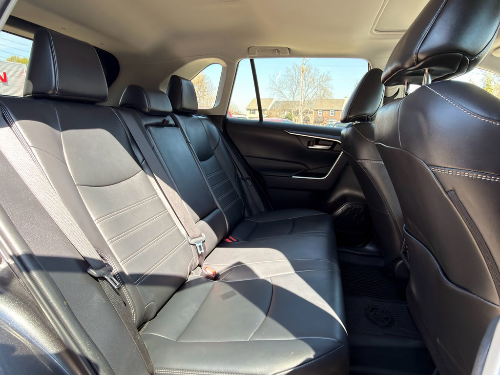 Used 2023 Toyota RAV4 XLE Premium image 19