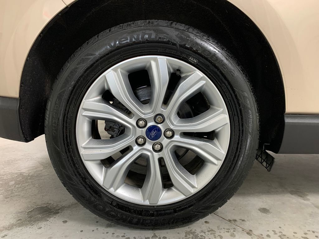 Used 2020 Ford Edge Titanium FWD image 25