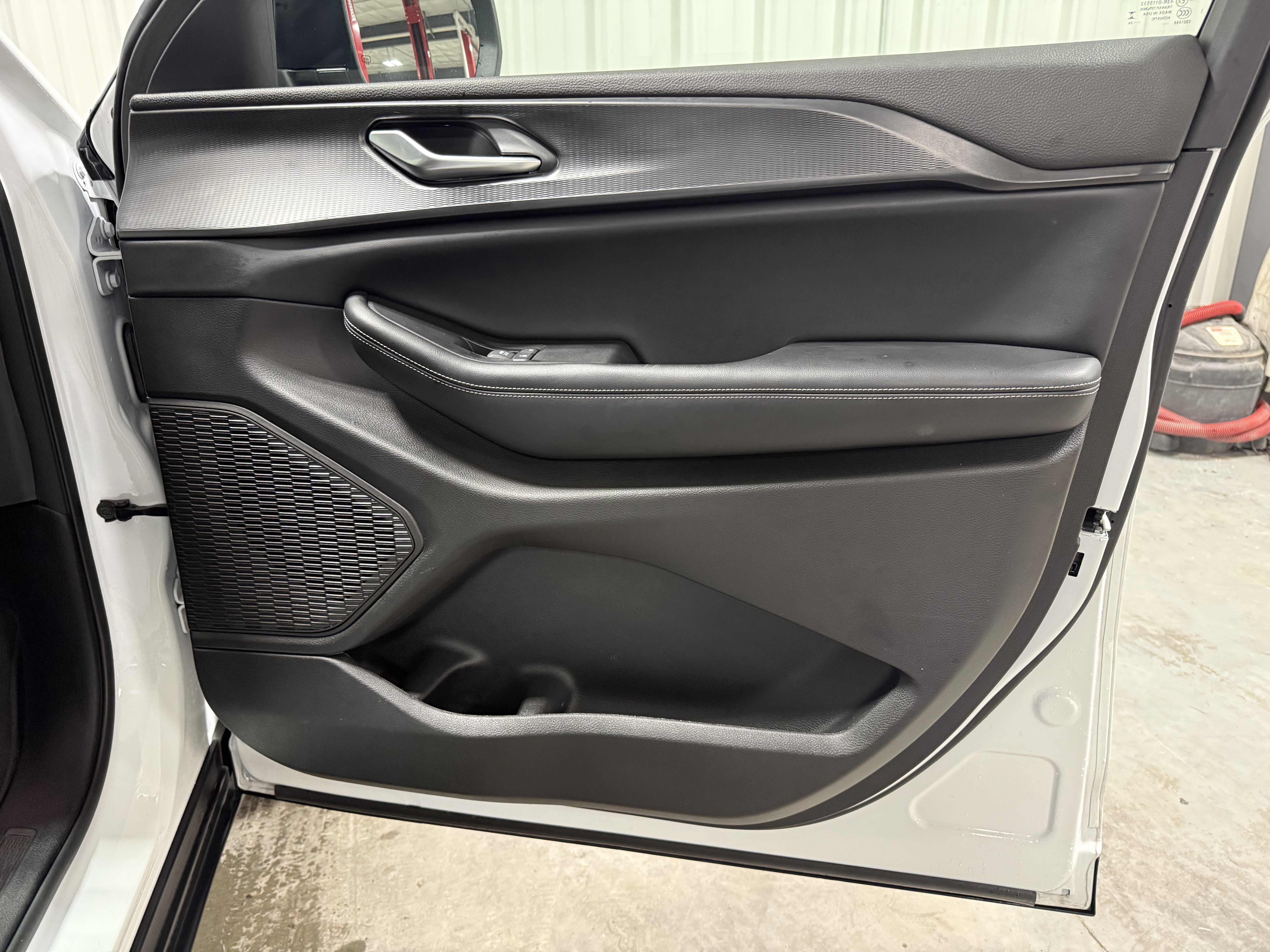 Used 2024 Jeep Grand Cherokee L Laredo w/ Luxury Tech Group I image 14