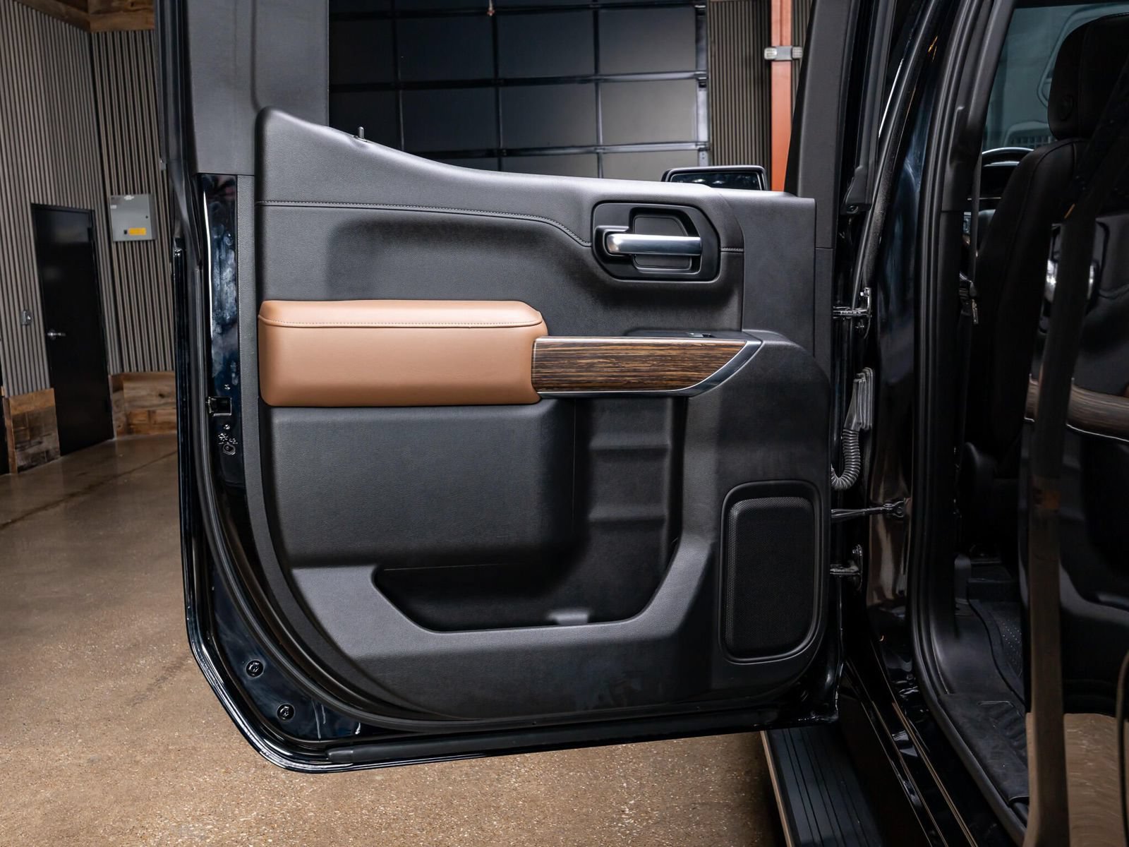 Used 2019 Chevrolet Silverado 1500 High Country AWD/4WD image 34