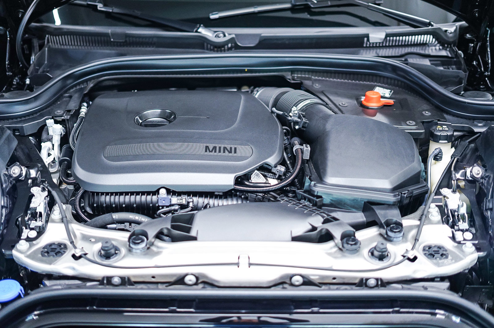 Used 2025 MINI Cooper 2-Door Hardtop image 23