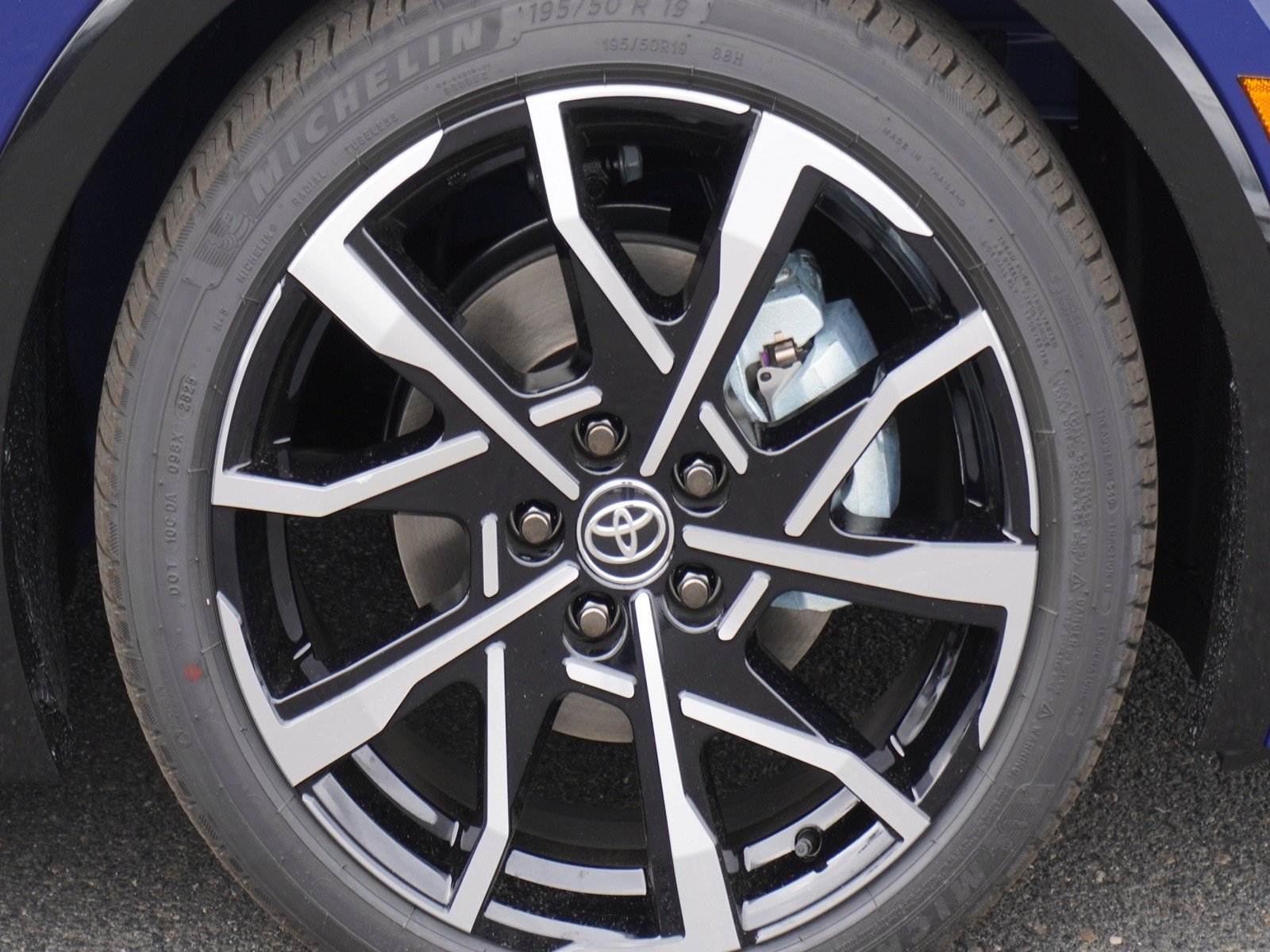 New 2026 Toyota Prius Plug-In Hybrid FWD image 5