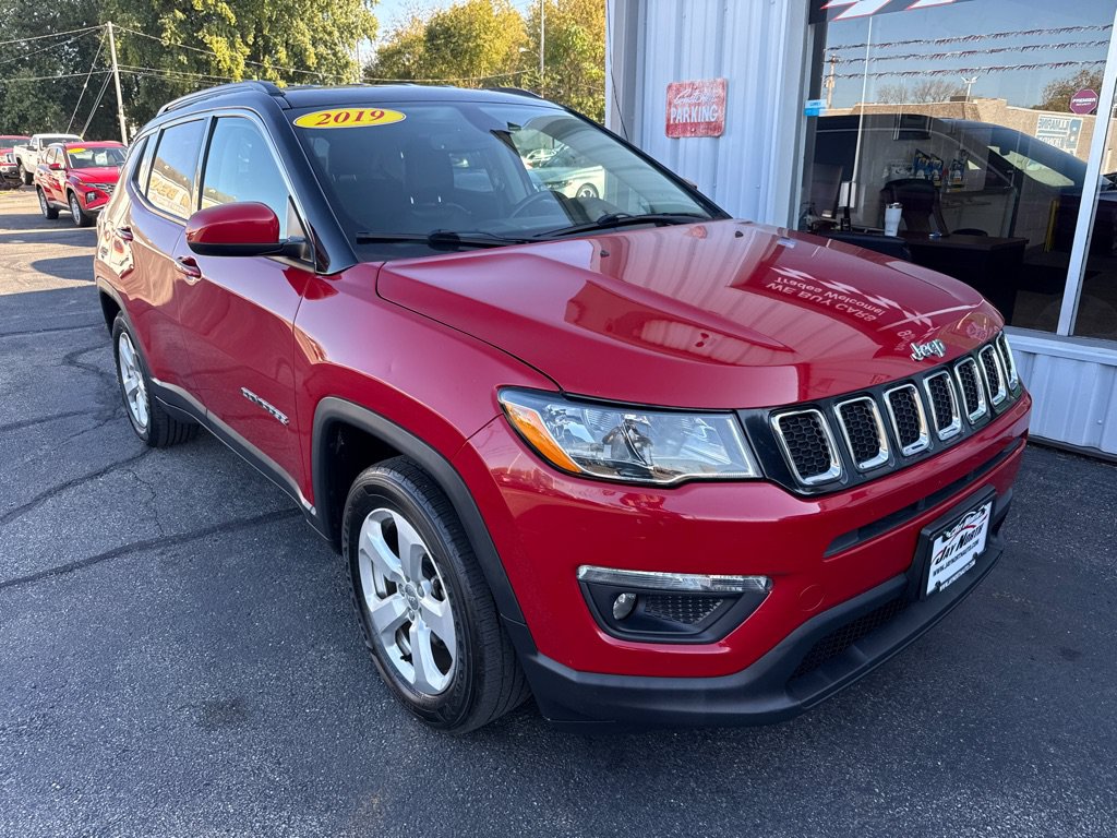 Used 2019 Jeep Compass Latitude w/ Popular Equipment Group FWD image 1