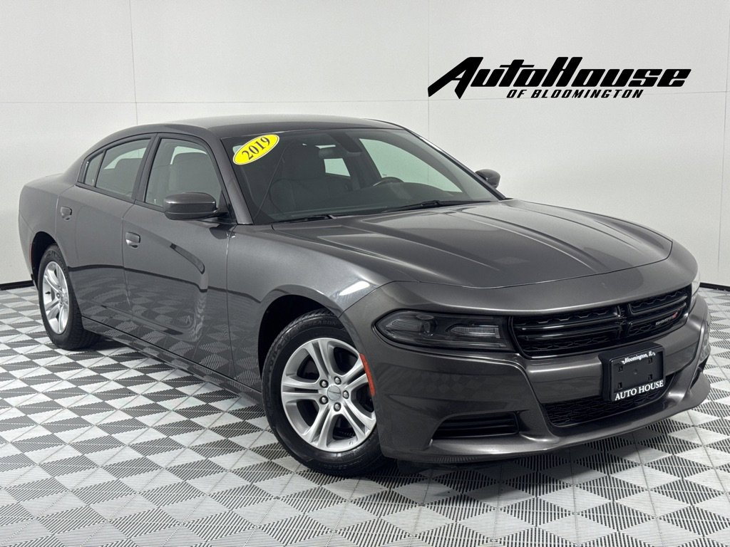 Used 2019 Dodge Charger SXT image 1