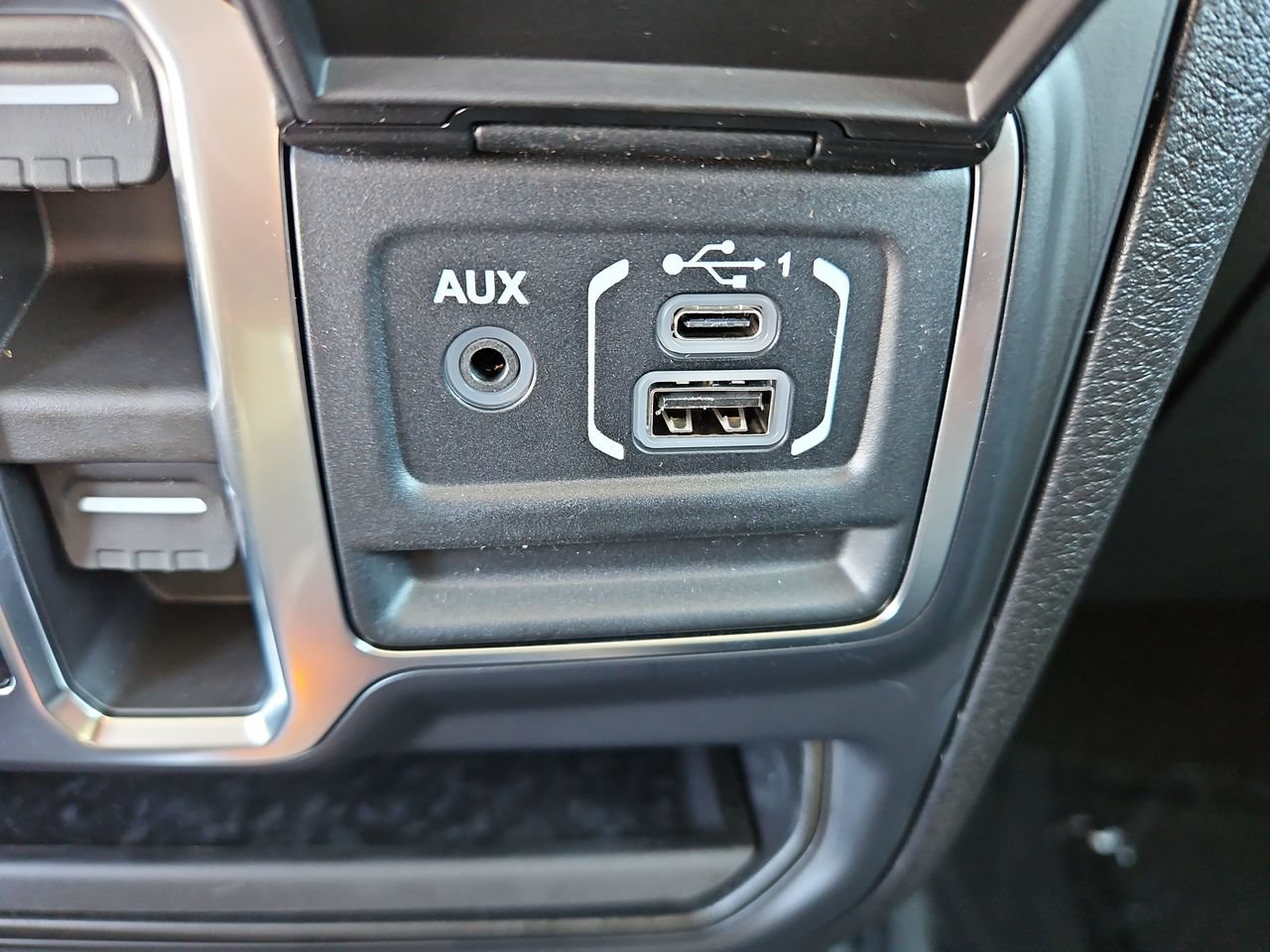 New 2026 Jeep Gladiator Sport AWD/4WD image 25