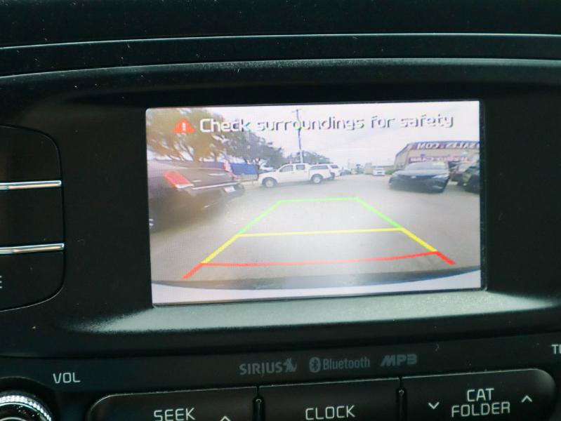 Used 2016 Kia Soul + image 17