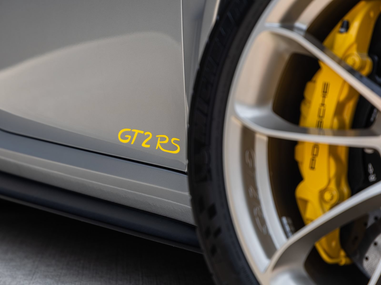 Certified 2018 Porsche 911 GT2 RS RWD image 34