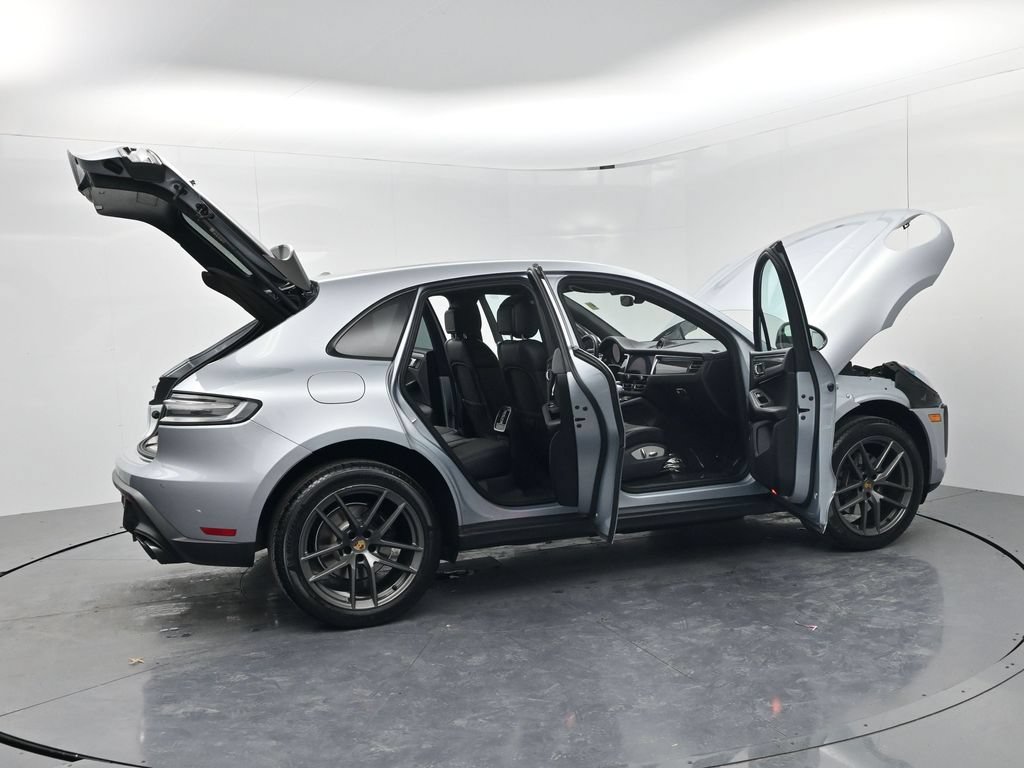 Used 2024 Porsche Macan Turbo AWD/4WD image 76
