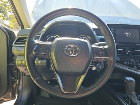 Used 2024 Toyota Camry SE w/ Cold Weather Package FWD image 8
