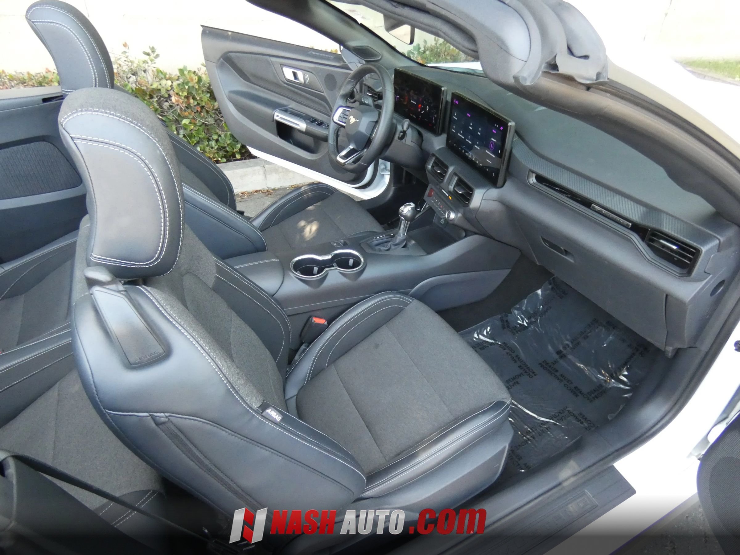Used 2024 Ford Mustang Convertible RWD image 25