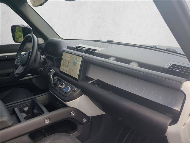 Used 2024 Land Rover Defender 130 X-Dynamic SE AWD/4WD image 24