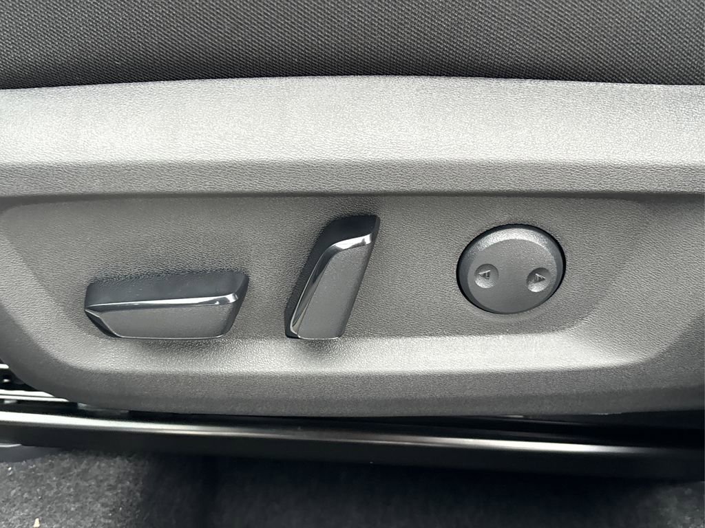 New 2026 Nissan Rogue SV image 27