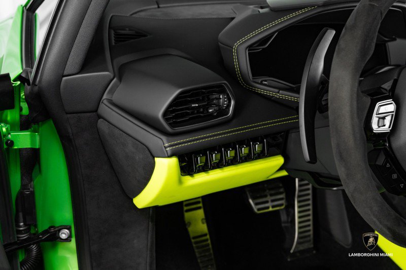 Used 2024 Lamborghini Huracan Sterrato image 34