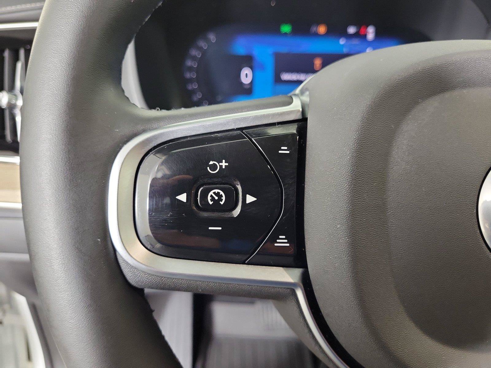 Certified 2025 Volvo XC90 T8 Plus w/ Protection Package Premier AWD/4WD image 22