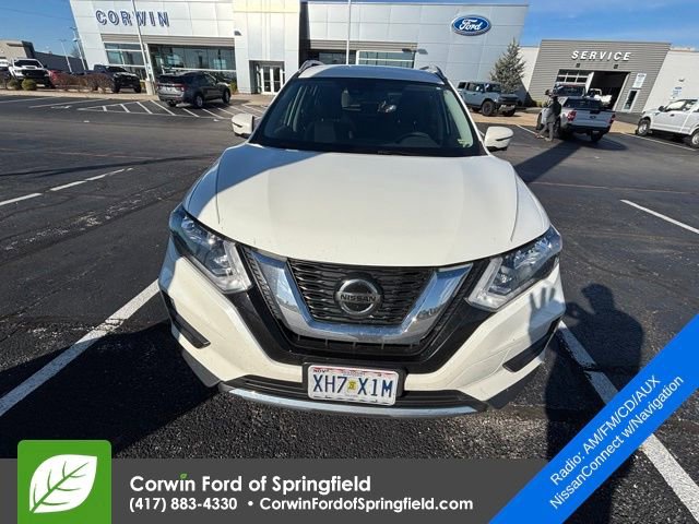 Used 2020 Nissan Rogue SV w/ Premium Package image 2
