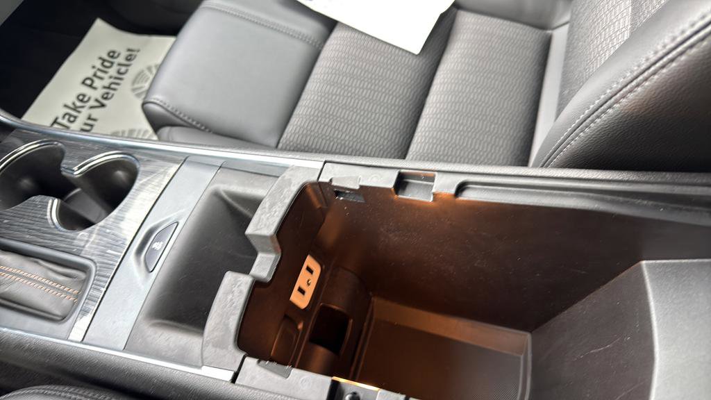 Used 2016 Chevrolet Impala LT w/ Convenience Package image 35