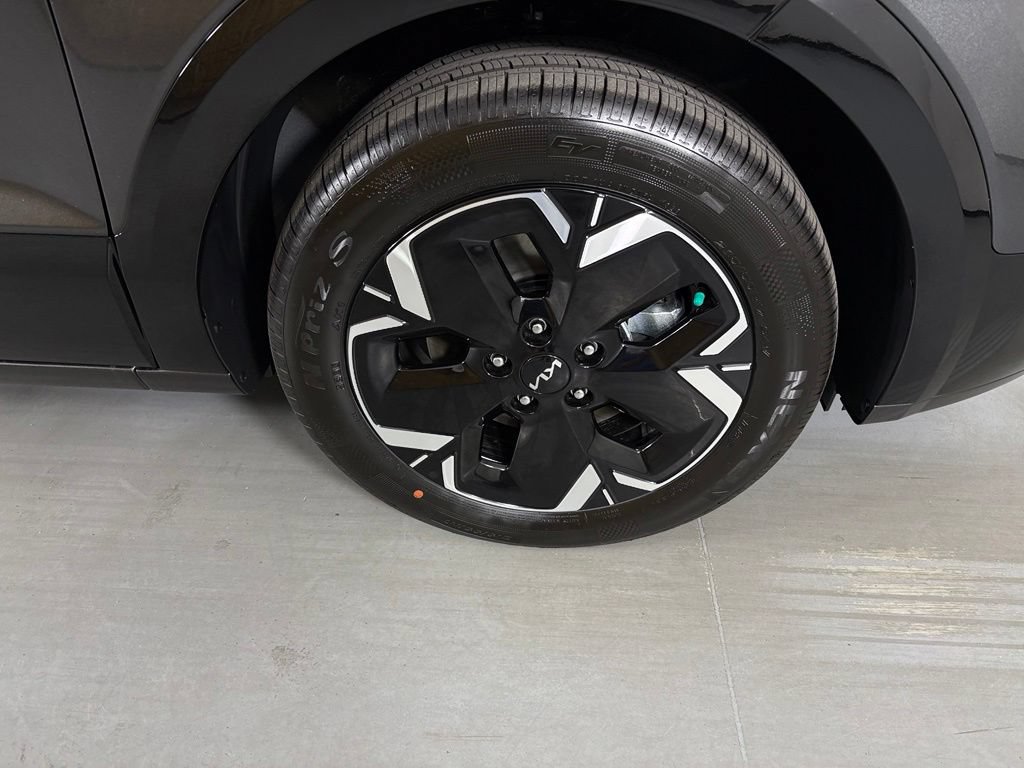 New 2026 Kia Niro Wind FWD image 10