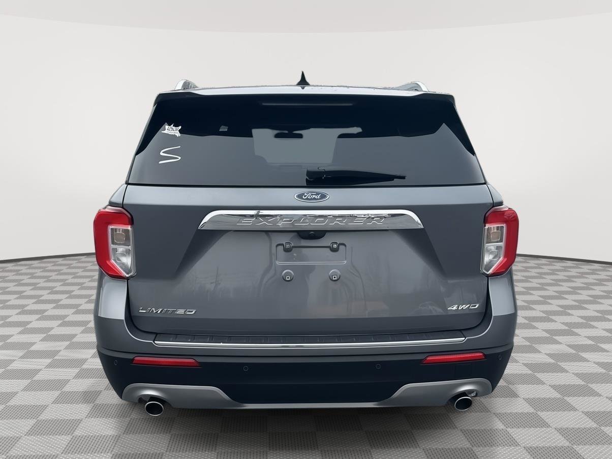 Used 2022 Ford Explorer Limited w/ Equipment Group 301A image 4