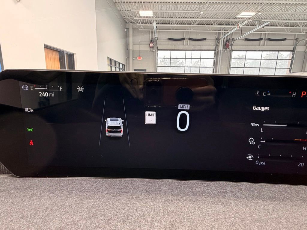 Used 2025 Ford Expedition Active image 37