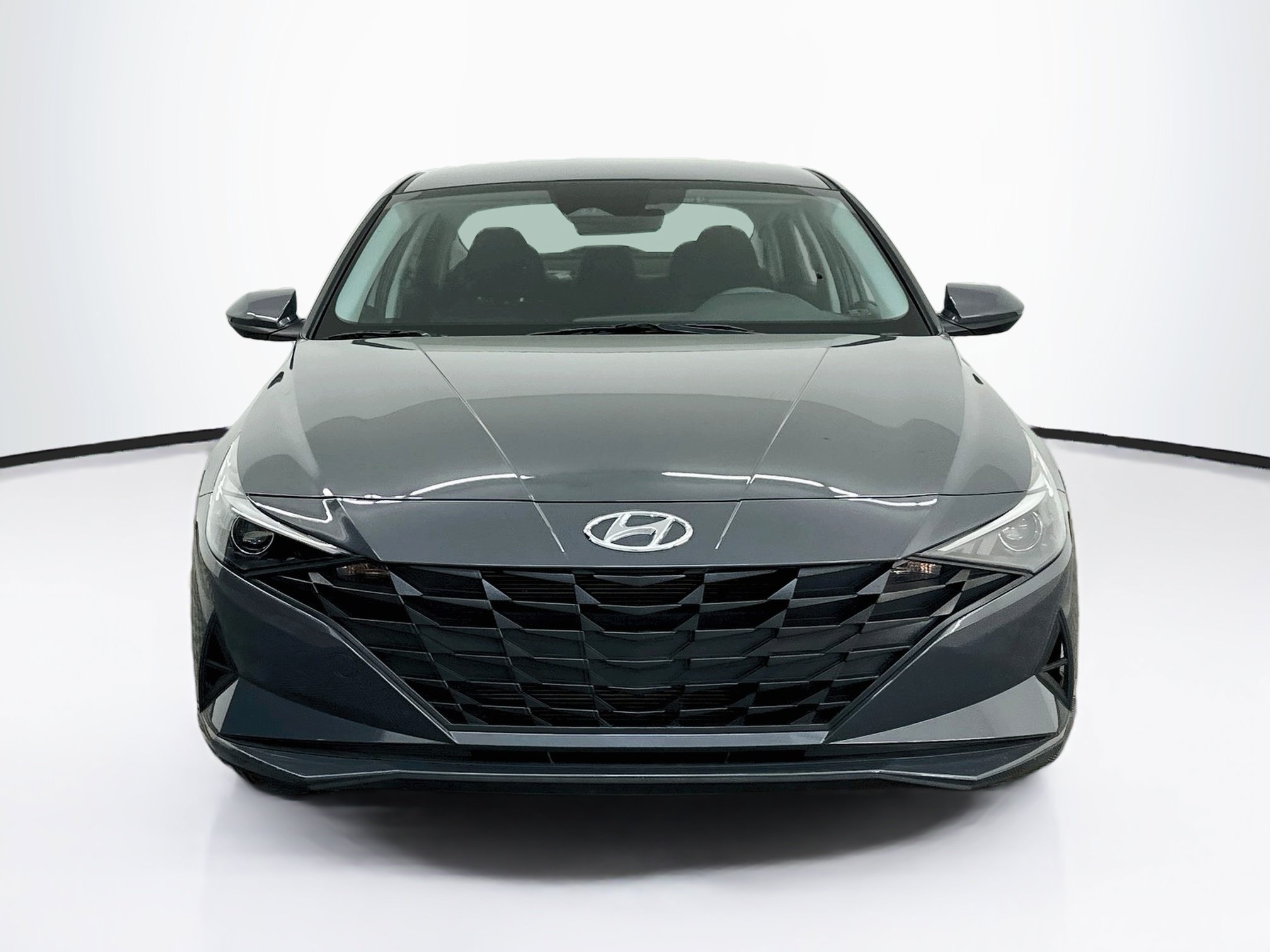 Used 2023 Hyundai Elantra SE w/ Cargo Package FWD image 2