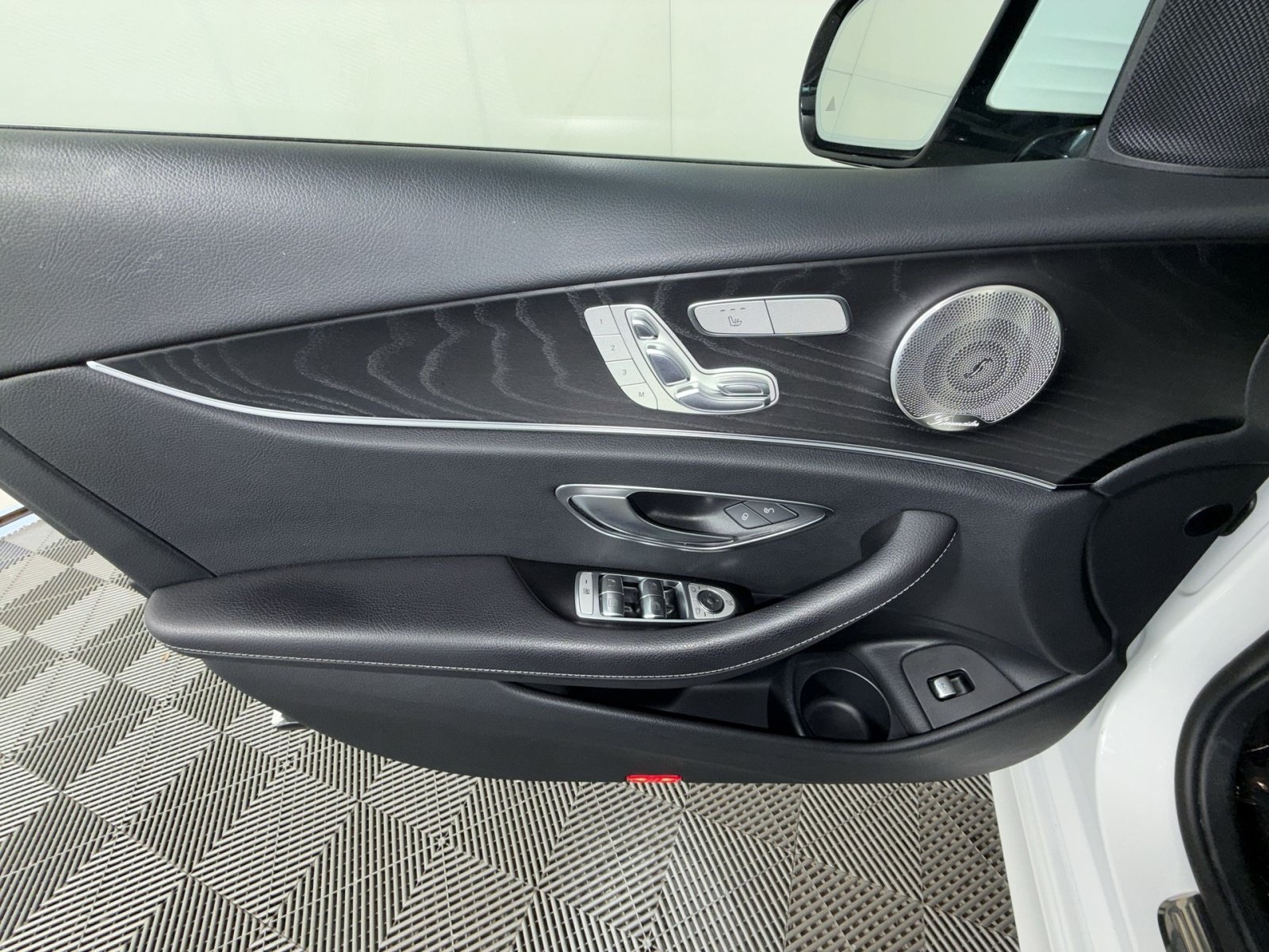 Used 2023 Mercedes-Benz E 350 4MATIC Sedan image 15