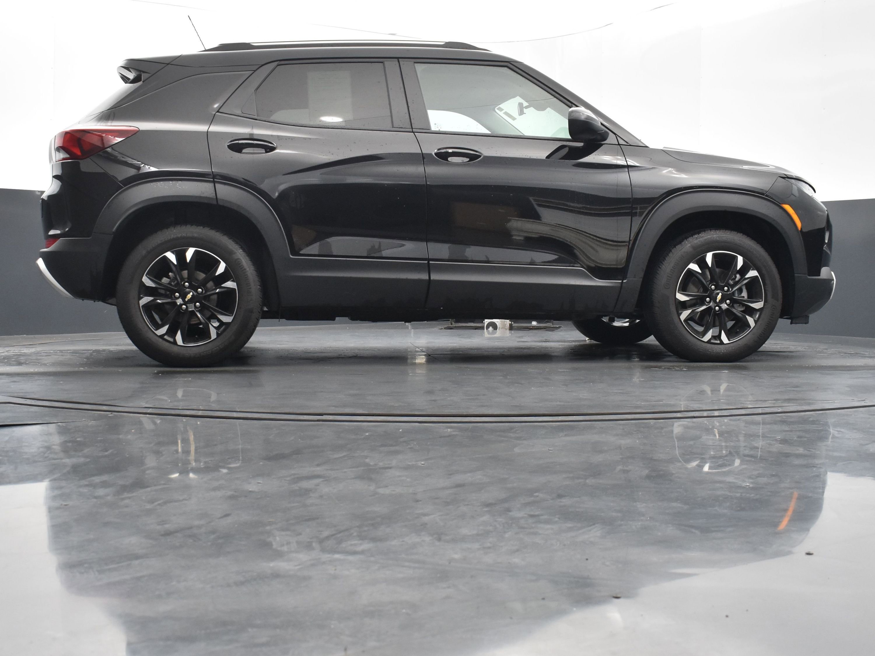 Used 2022 Chevrolet TrailBlazer LT AWD/4WD image 39