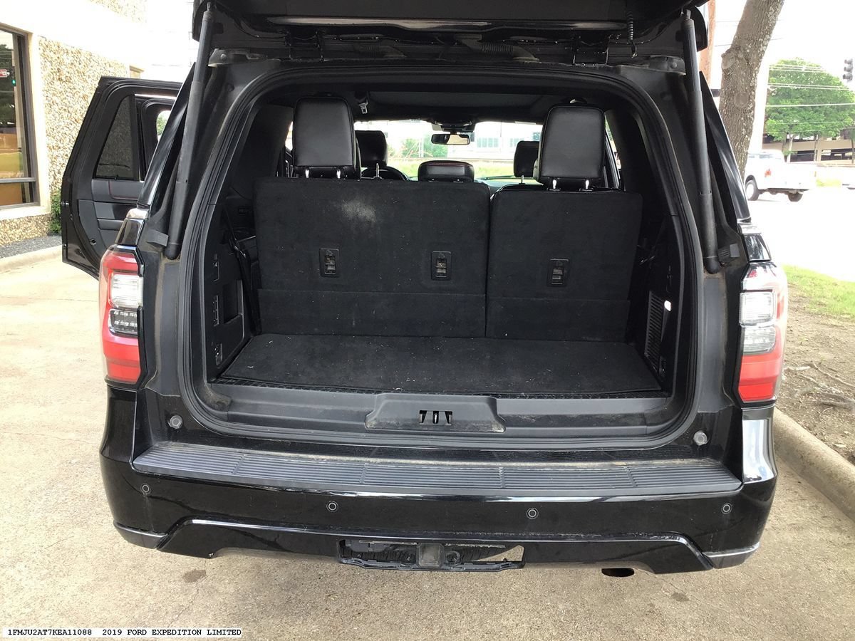 Used 2019 Ford Expedition Limited w/ Equipment Group 303A AWD/4WD image 18