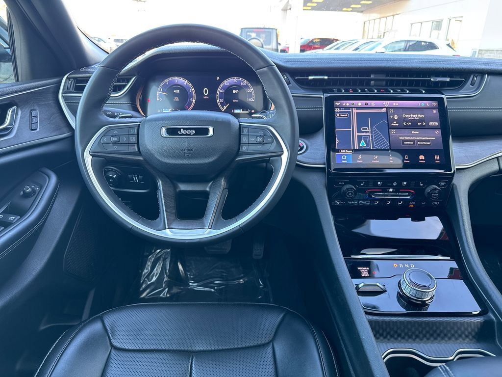 Used 2024 Jeep Grand Cherokee L Limited w/ Luxury Tech Group II image 20