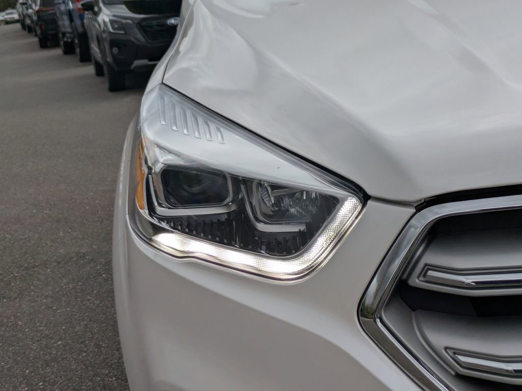 Used 2019 Ford Escape Titanium image 9