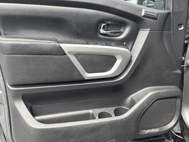 Used 2017 Nissan Titan SL image 10