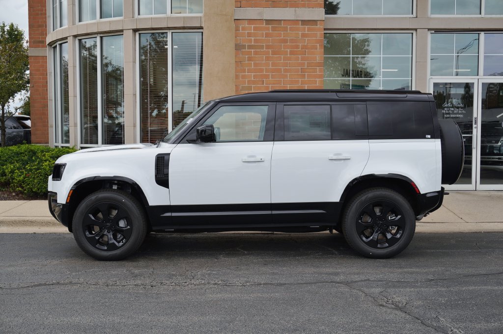 New 2026 Land Rover Defender 110 X-Dynamic SE AWD/4WD image 2
