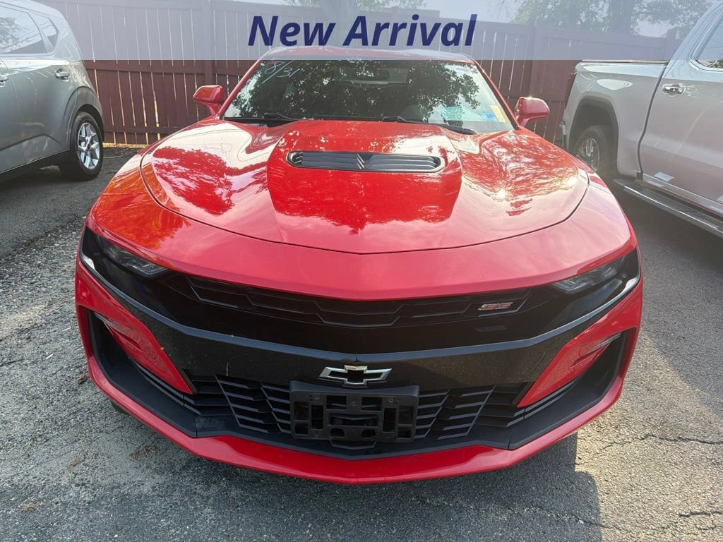 Used 2019 Chevrolet Camaro SS RWD image 2