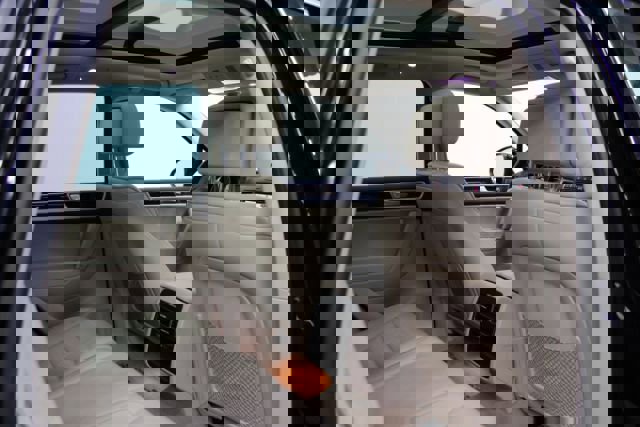 Used 2016 Volkswagen Touareg VR6 image 23