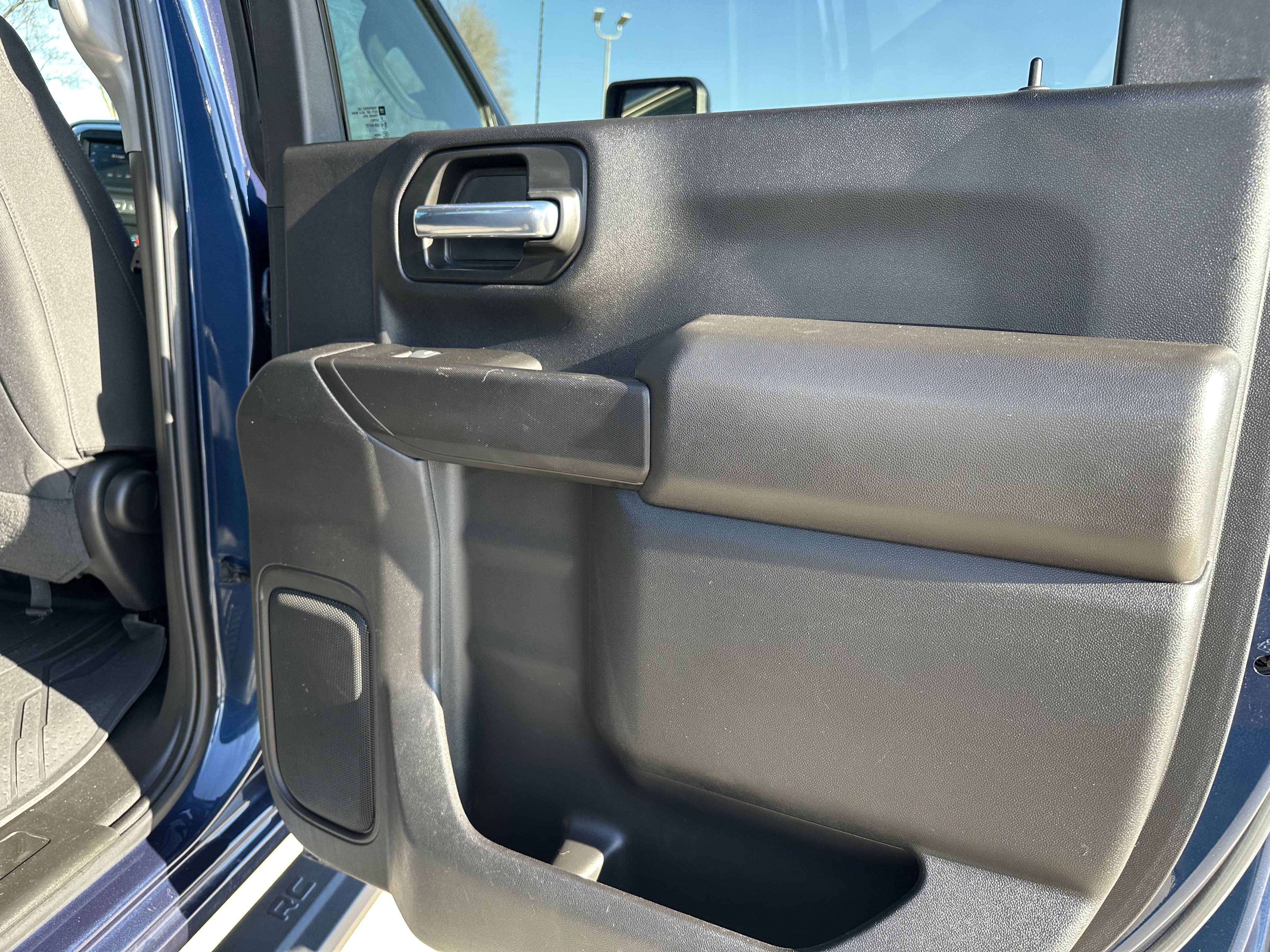 Used 2022 Chevrolet Silverado 2500 Custom w/ Custom Convenience Package image 32