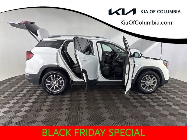 Used 2024 GMC Terrain SLT image 13