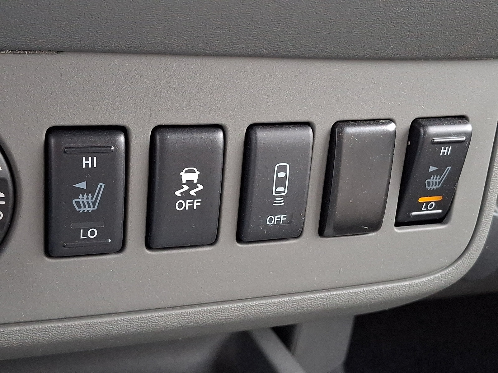 Certified 2021 Nissan Frontier SV w/ Midnight Edition Floor Mats AWD/4WD image 24