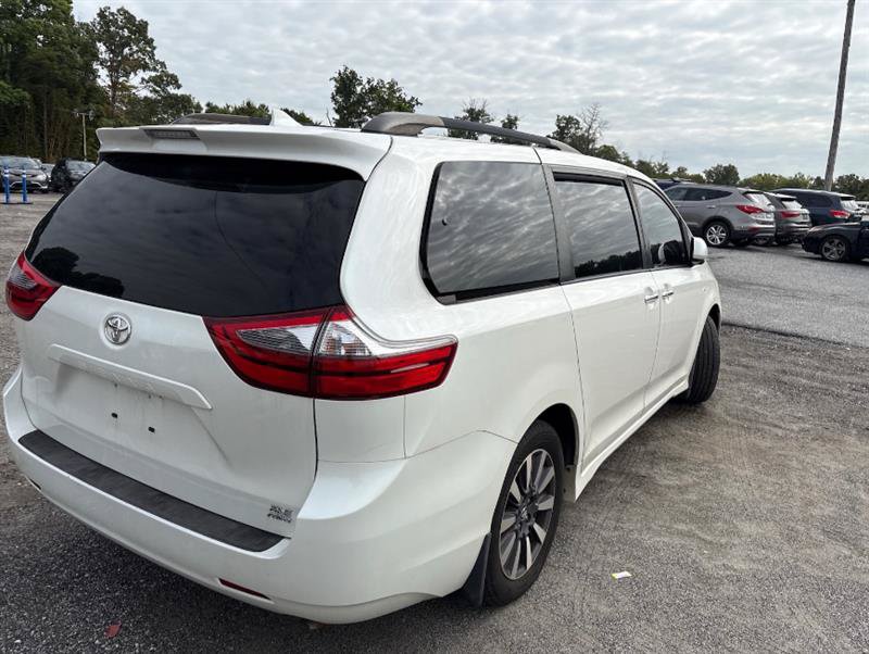 Used 2020 Toyota Sienna XLE AWD/4WD image 7