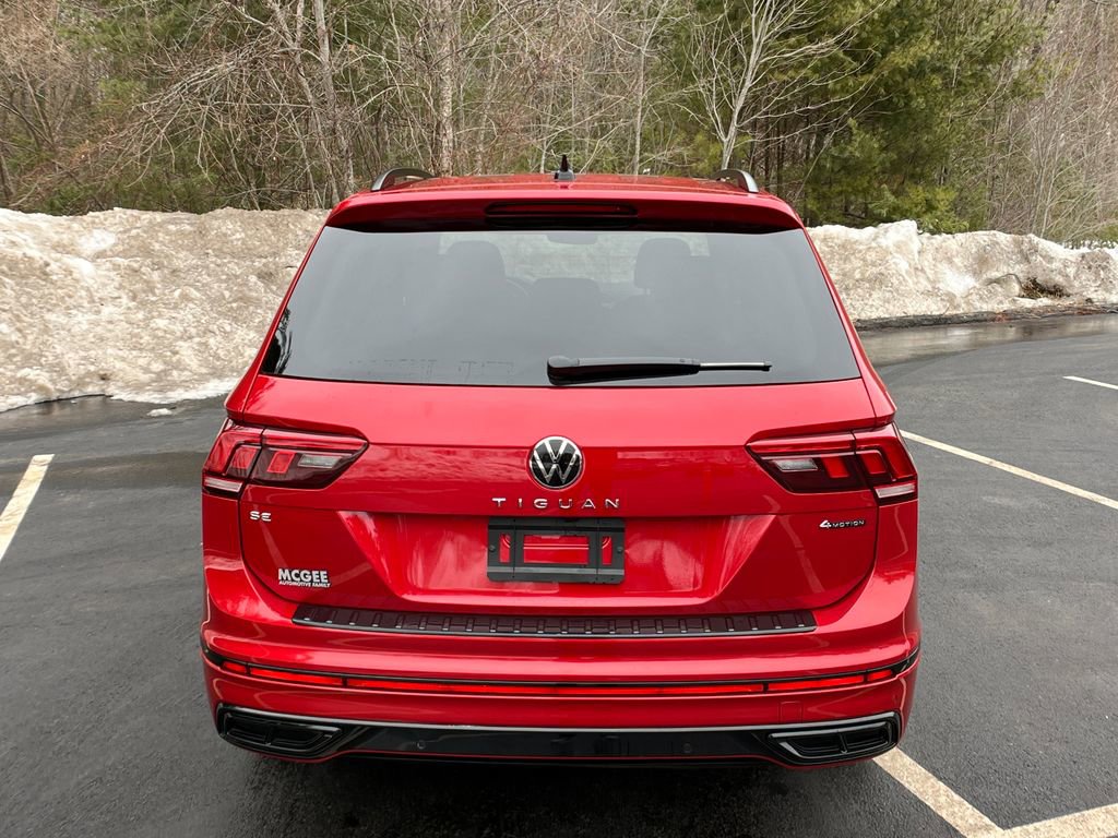Used 2024 Volkswagen Tiguan SE R-Line image 4