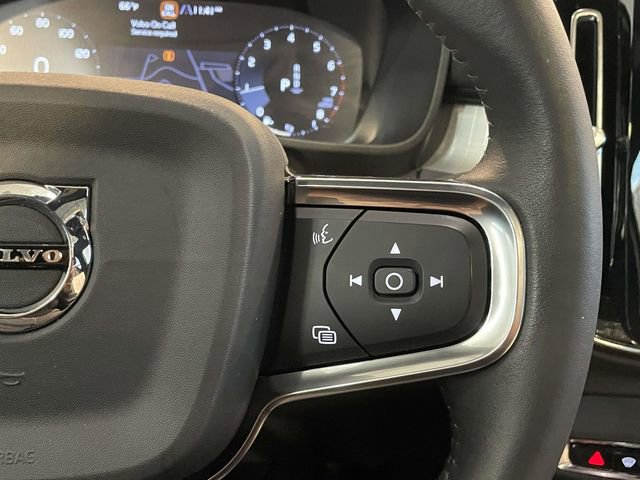 Used 2019 Volvo XC40 T5 Momentum image 36