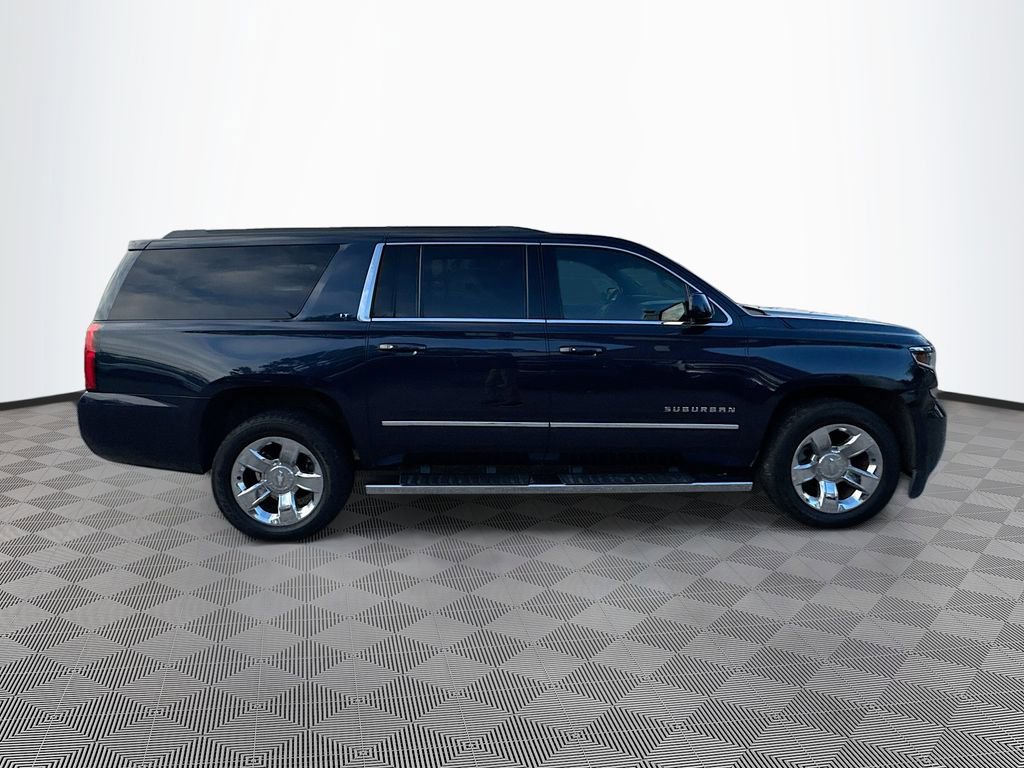 Used 2017 Chevrolet Suburban LT w/ LT Signature Package image 4