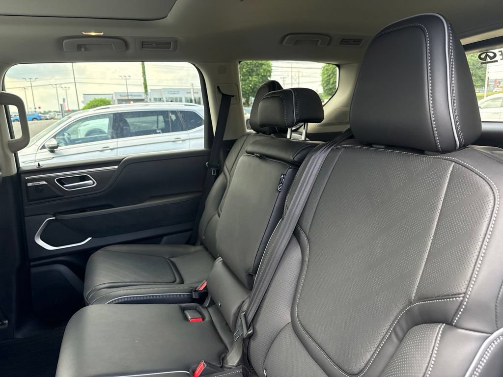 Certified 2026 INFINITI QX80 Luxe w/ Cargo Package AWD/4WD image 28