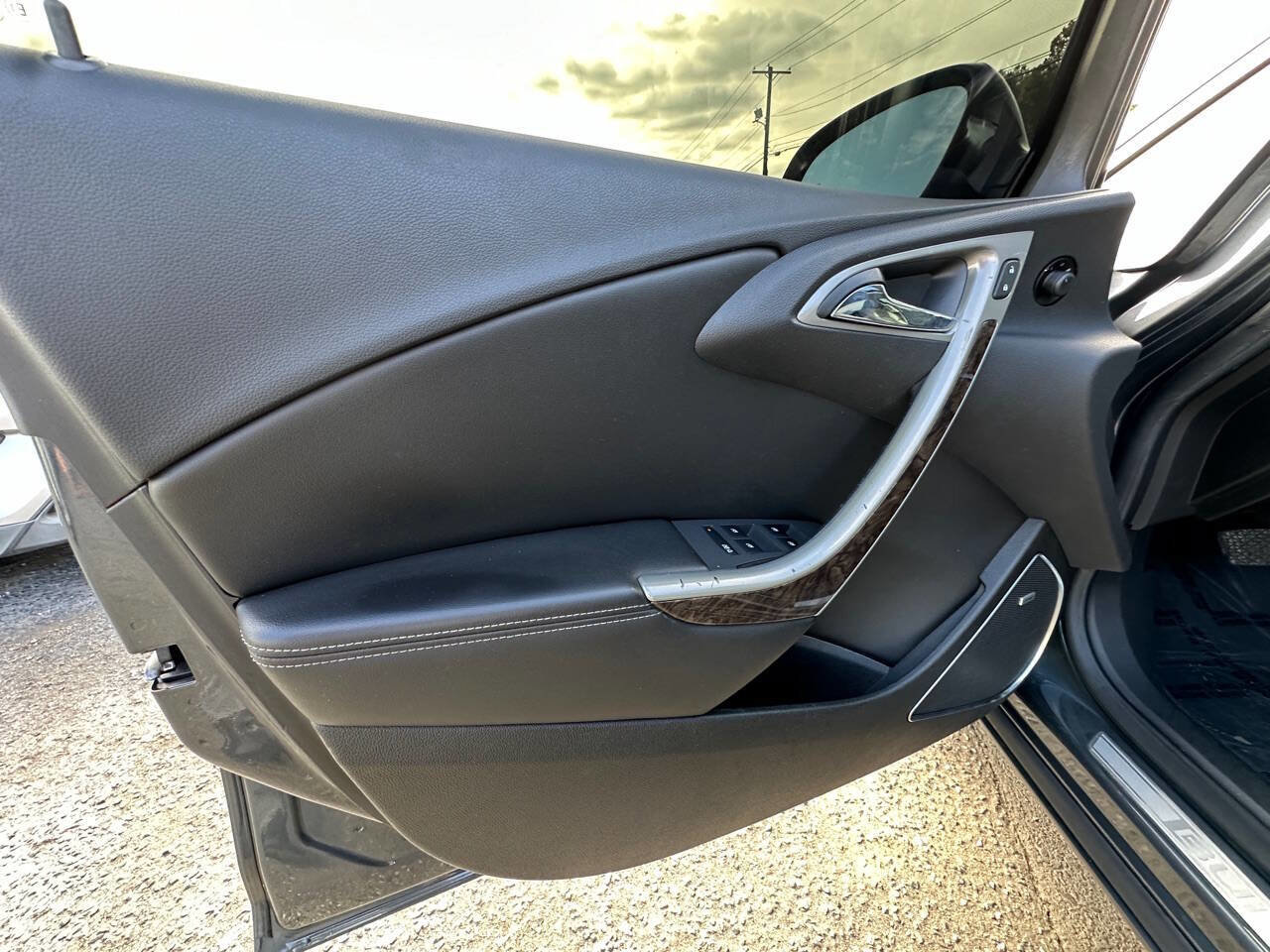 Used 2013 Buick Verano Leather image 12