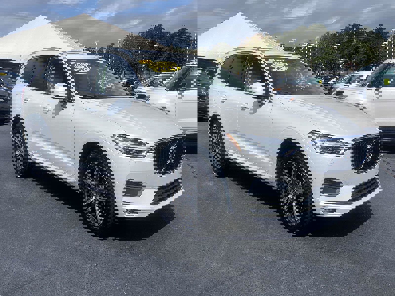 Used 2019 Volvo XC60 T5 Momentum w/ Multimedia Package